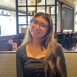 Meet your Posher, Adrianna